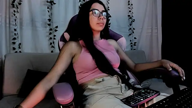 mya goth online show from 7, 10, 2025