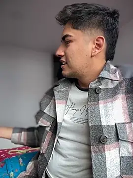 Snapshot of tomy_hot20 chatting on 23, 9, 2025 tomy hot20 online show from 23, 9, 2025