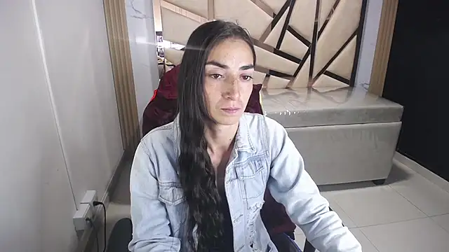 Snapshot of Maily_a_ chatting on 24, 11, 2025 Maily a online show from 24, 11, 2025