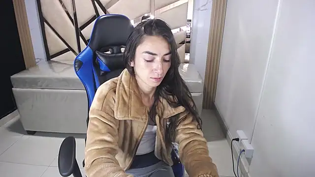 Snapshot of Maily_a_ chatting on 27, 11, 2025 Maily a online show from 27, 11, 2025