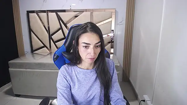 Snapshot of Maily_a_ chatting on 29, 11, 2025 Maily a online show from 29, 11, 2025