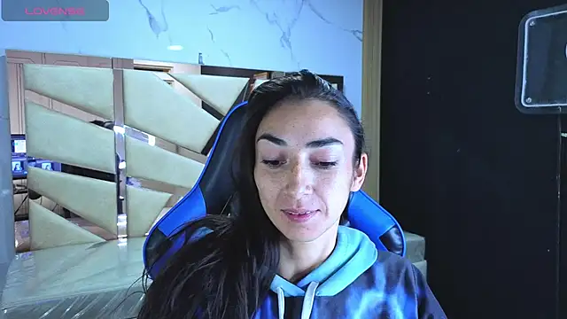 Maily a  online show from 8, 4, 2026