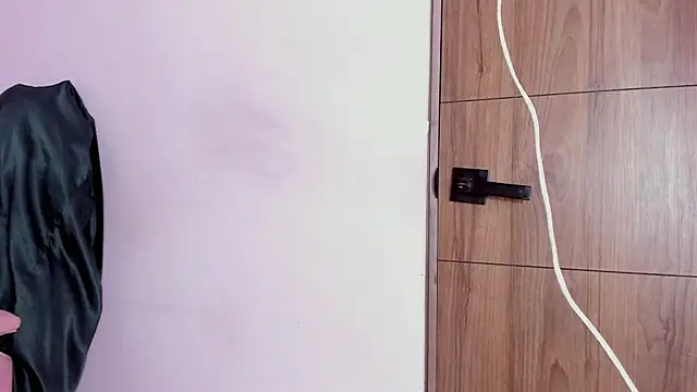 Snapshot of Yuni_kim chatting on 28, 10, 2025 Yuni kim online show from 28, 10, 2025