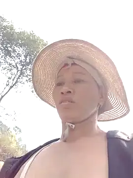 Snapshot of donna-bae chatting on 2, 3, 2026 donna-bae online show from 2, 3, 2026