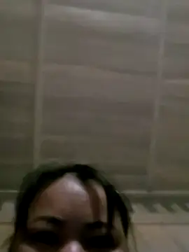 emly-xinh18 online show from 21, 11, 2025