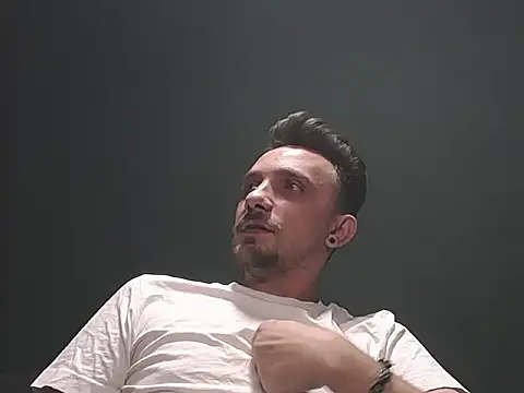 Snapshot of guesswhatbitch chatting on 3, 10, 2025 guesswhatbitch online show from 3, 10, 2025