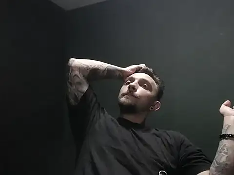 Snapshot of guesswhatbitch chatting on 12, 10, 2025 guesswhatbitch online show from 12, 10, 2025