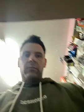 Ezeveron online show from 7, 10, 2025