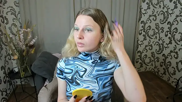  Velvet peach  online show from 26, 11, 2025