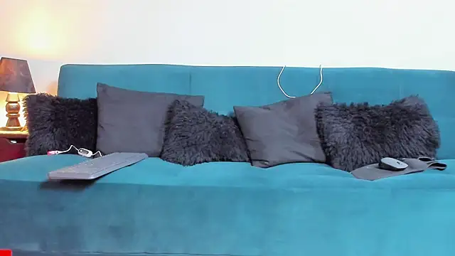 Charliejones  online show from 10, 2, 2026