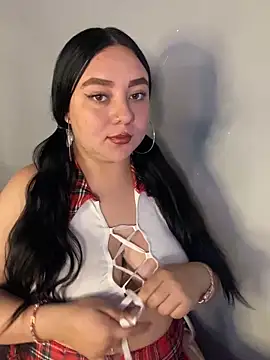 Ssusann Pink online show from 10, 10, 2025
