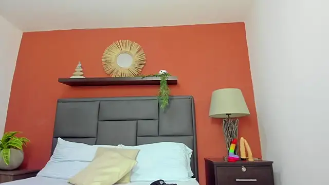 molly lovee  online show from 30, 9, 2025