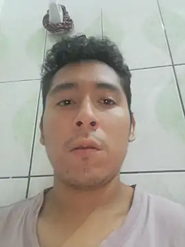 Snapshot of latinbigcock1_ chatting on 31, 10, 2025 latinbigcock1 online show from 31, 10, 2025