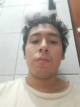Snapshot of latinbigcock1_ chatting on 26, 4, 2026 latinbigcock1 online show from 26, 4, 2026
