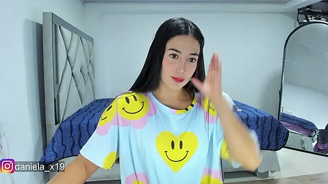 Daniela x19 online show from 5, 2, 2026