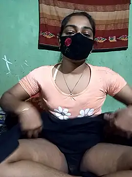 Snapshot of Cute_Couple59 chatting on 24, 11, 2025 Cute Couple59 online show from 24, 11, 2025