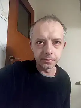 szajbusek41 online show from 15, 1, 2026