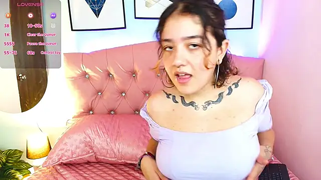 Snapshot of Nia-Stark chatting on 22, 10, 2025 Nia-Stark online show from 22, 10, 2025