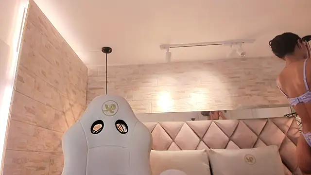 grace daviss online show from 18, 4, 2026