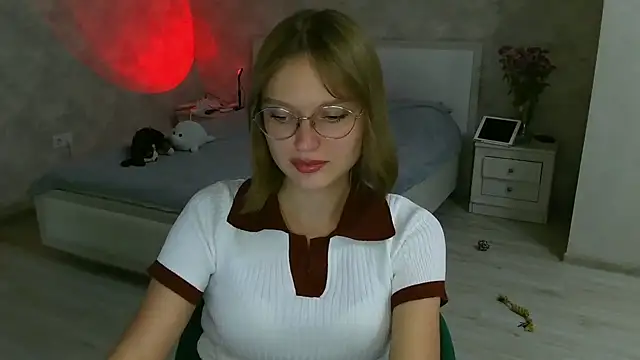 Miss Diamond Maria online show from 8, 10, 2025