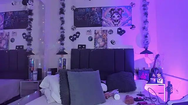 SabrinaV  online show from 13, 2, 2026