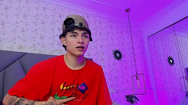 meganandtylerr19 online show from 3, 12, 2025