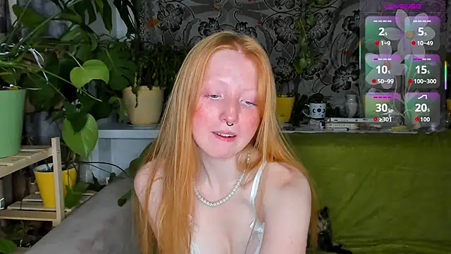 Snapshot of RitaSweety18 chatting on 4, 10, 2025 RitaSweety18 online show from 4, 10, 2025