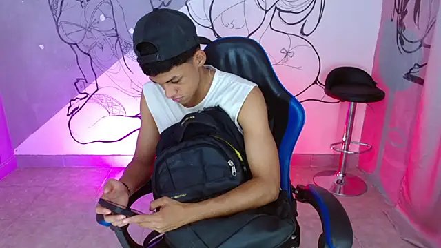 deivid bigcock1 online show from 14, 12, 2025