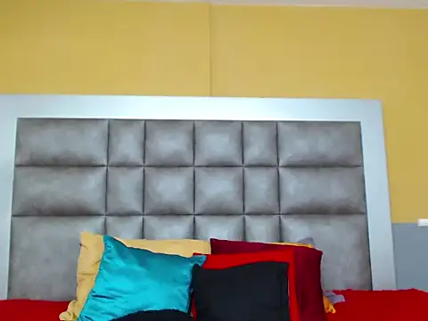 Snapshot of Emily_Swiftt chatting on 7, 11, 2025 Emily Swiftt online show from 7, 11, 2025