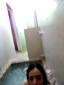 Snapshot of nenalinda69 chatting on 27, 10, 2025 nenalinda69 online show from 27, 10, 2025