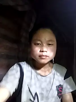 clara-cute online show from 17, 10, 2025