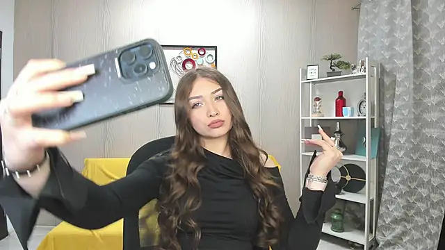 Snapshot of EllaClarke chatting on 3, 5, 2026 EllaClarke online show from 3, 5, 2026