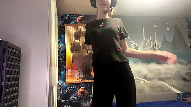 Snapshot of Elira_Breeze chatting on 3, 11, 2025 Elira Breeze online show from 3, 11, 2025