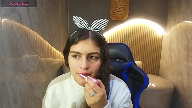 dany r  online show from 7, 10, 2025