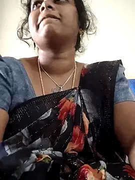 Snapshot of sweetqueen143 chatting on 3, 10, 2025 sweetqueen143 online show from 3, 10, 2025