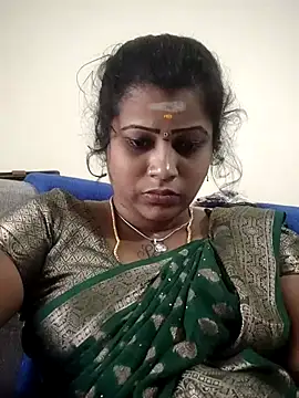 Snapshot of sweetqueen143 chatting on 7, 10, 2025 sweetqueen143 online show from 7, 10, 2025