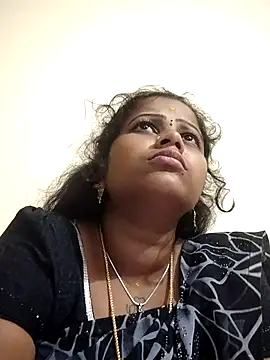 Snapshot of sweetqueen143 chatting on 9, 10, 2025 sweetqueen143 online show from 9, 10, 2025