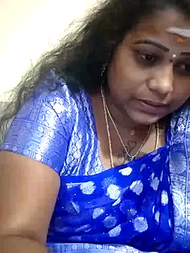 Snapshot of sweetqueen143 chatting on 14, 10, 2025 sweetqueen143 online show from 14, 10, 2025