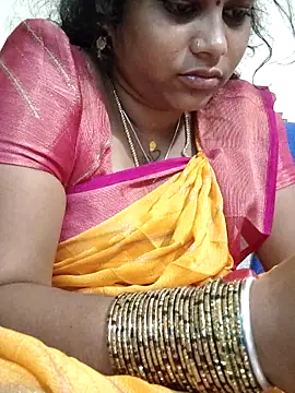 Snapshot of sweetqueen143 chatting on 18, 10, 2025 sweetqueen143 online show from 18, 10, 2025