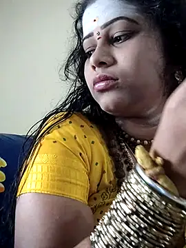 Snapshot of sweetqueen143 chatting on 26, 10, 2025 sweetqueen143 online show from 26, 10, 2025