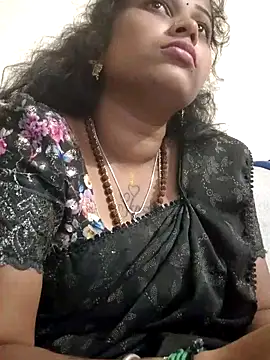 Snapshot of sweetqueen143 chatting on 10, 11, 2025 sweetqueen143 online show from 10, 11, 2025