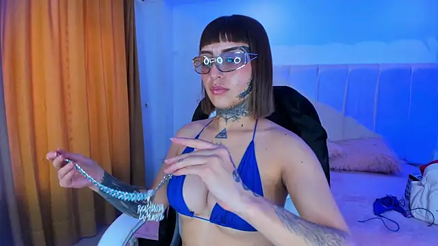 Snapshot of Gyal_8_ chatting on 22, 10, 2025 Gyal 8 online show from 22, 10, 2025