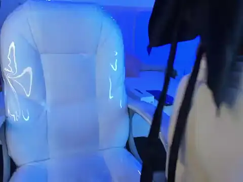 Snapshot of Gyal_8_ chatting on 27, 10, 2025 Gyal 8 online show from 27, 10, 2025