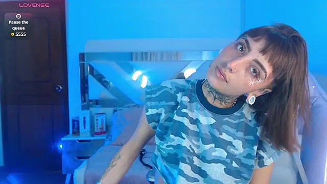 Snapshot of Gyal_8_ chatting on 28, 10, 2025 Gyal 8 online show from 28, 10, 2025