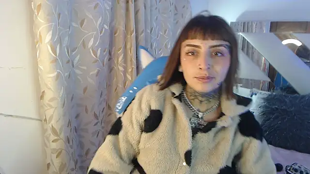 Snapshot of Gyal_8_ chatting on 13, 11, 2025 Gyal 8 online show from 13, 11, 2025