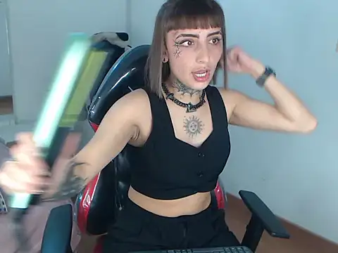 Snapshot of Gyal_8_ chatting on 20, 11, 2025 Gyal 8 online show from 20, 11, 2025