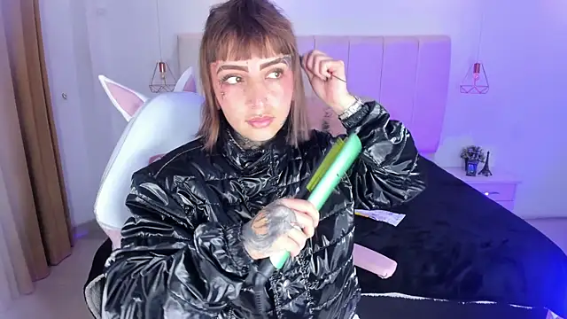 Snapshot of Gyal_8_ chatting on 28, 11, 2025 Gyal 8 online show from 28, 11, 2025