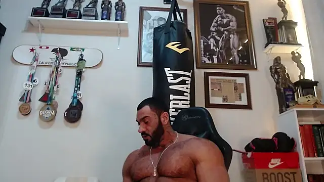 henryhadesflirt online show from 8, 4, 2026