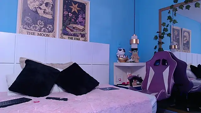 PenelopeBond online show from 3, 12, 2025