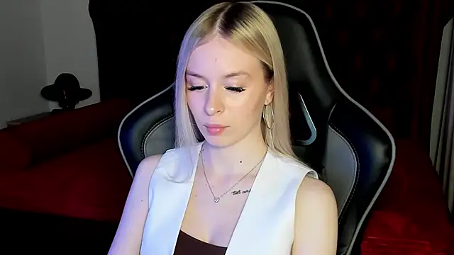 MiaGraces online show from 1, 12, 2025